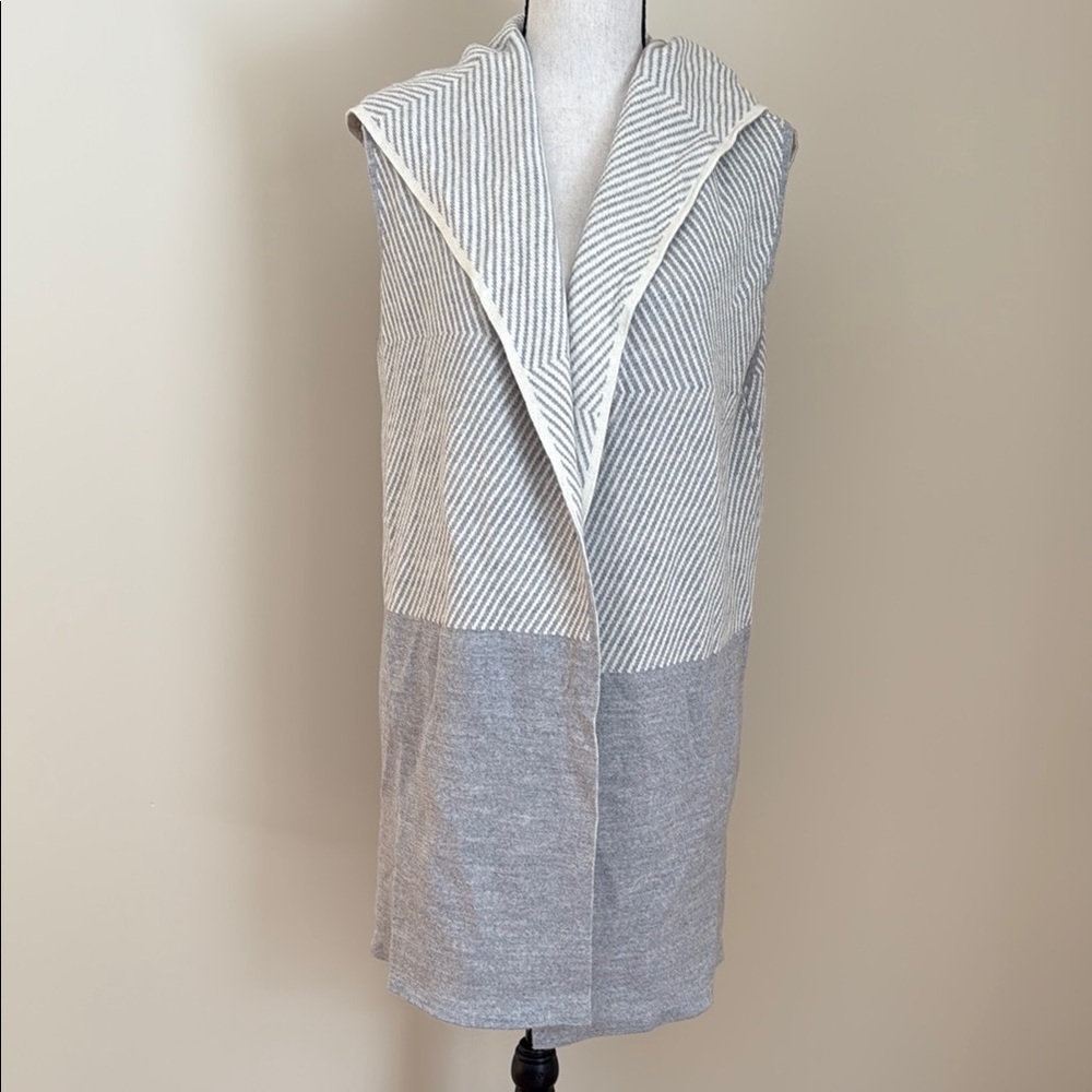 Lineamaglia Made in Italy Wool Blend Women L Stripe Hood Sweater Vest Gray Cream